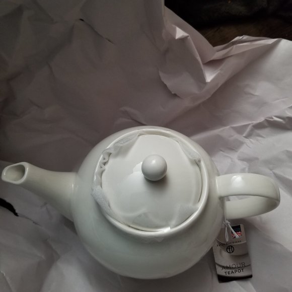 Eaton Fine Dining Embossed Amour Teapot - Picture 3 of 9